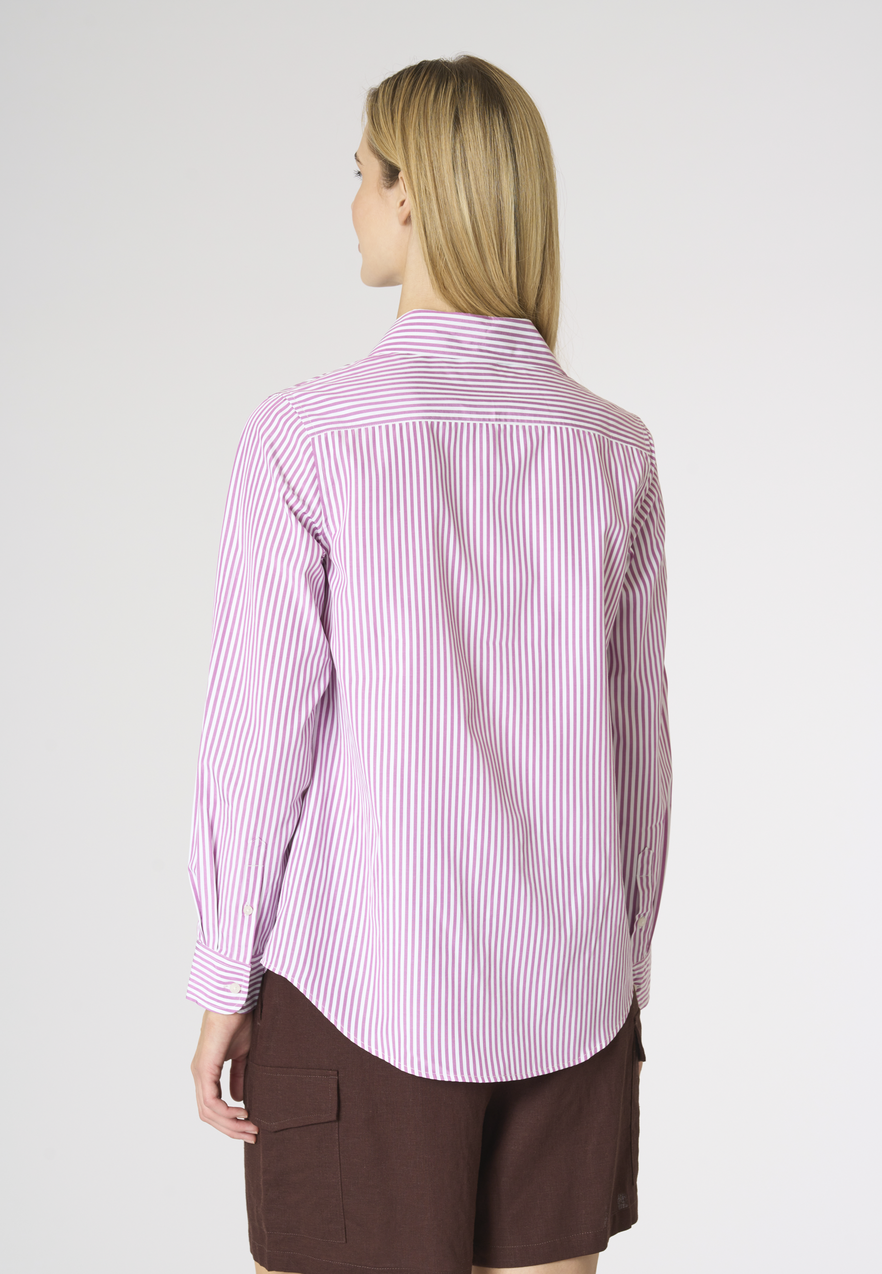 Camicia da donna a righe con colletto classico