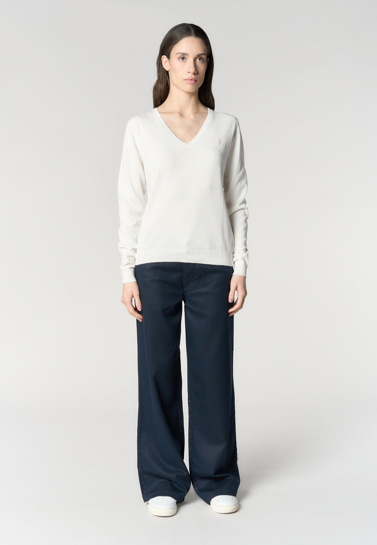 Maglia in cotone da donna con scollo a V e logo ricamato