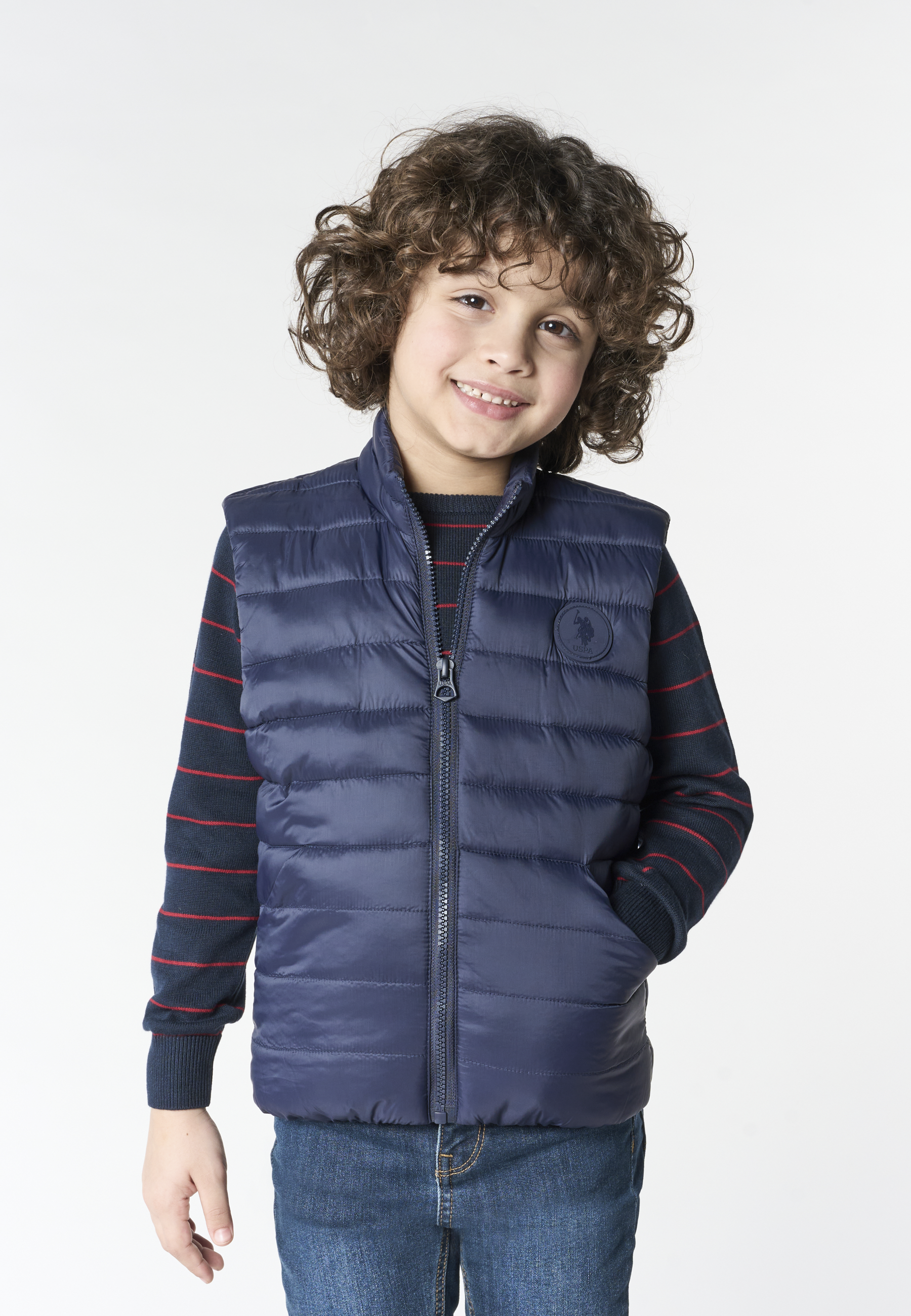 Gilet imbottito da bambino con zip frontale e collo alto