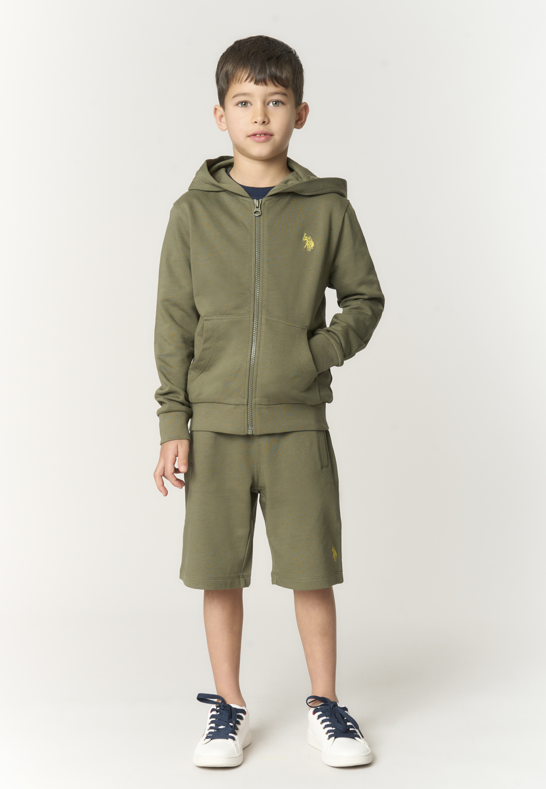 Pantalone corto sportivo da bambino con vita elasticizzata e tasche laterali