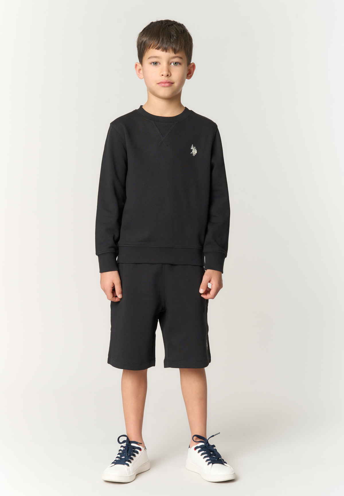 Pantalone corto sportivo da bambino con vita elasticizzata e tasche laterali