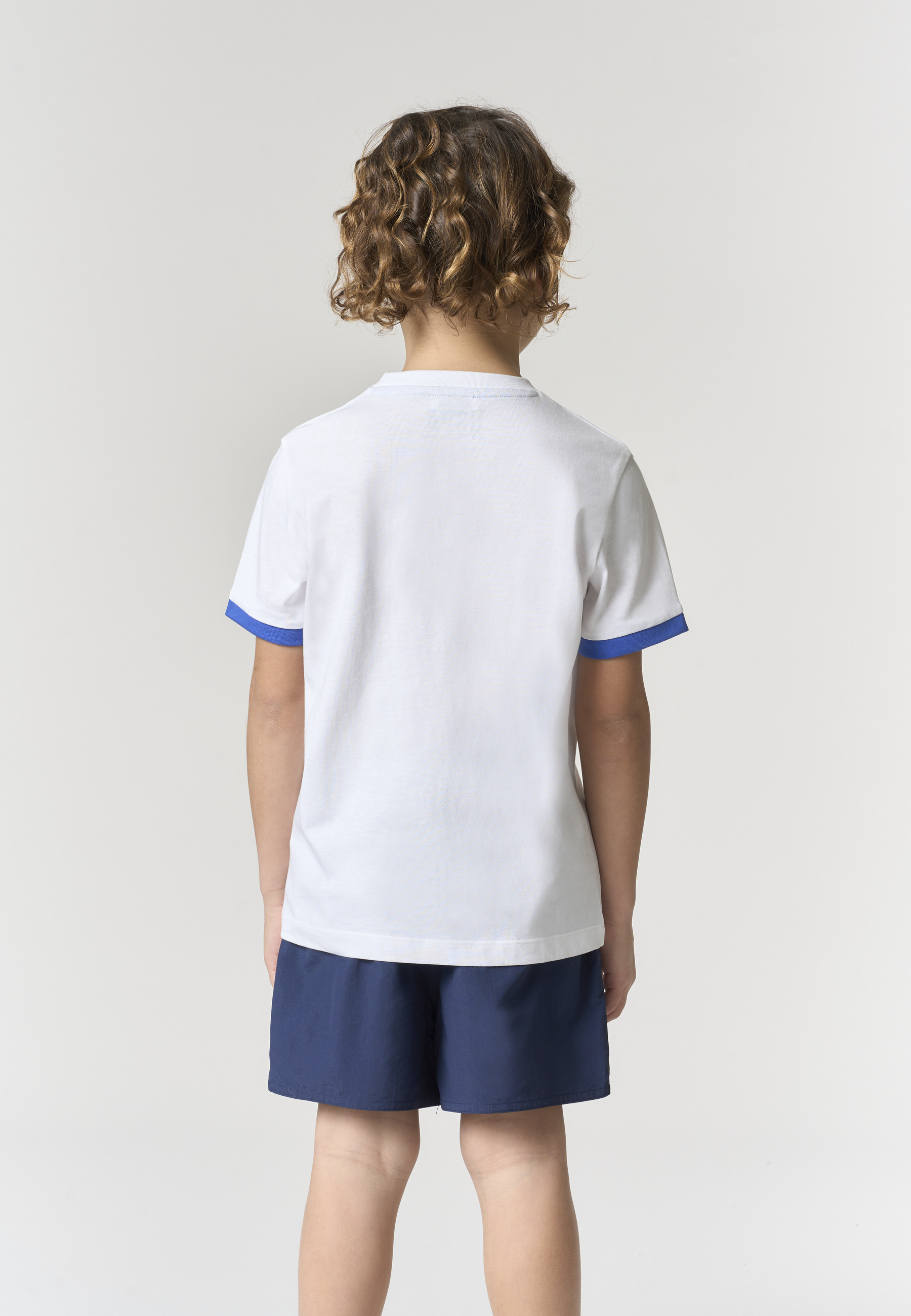 T-shirt da bambino con dettagli sulle maniche e logo ricamato