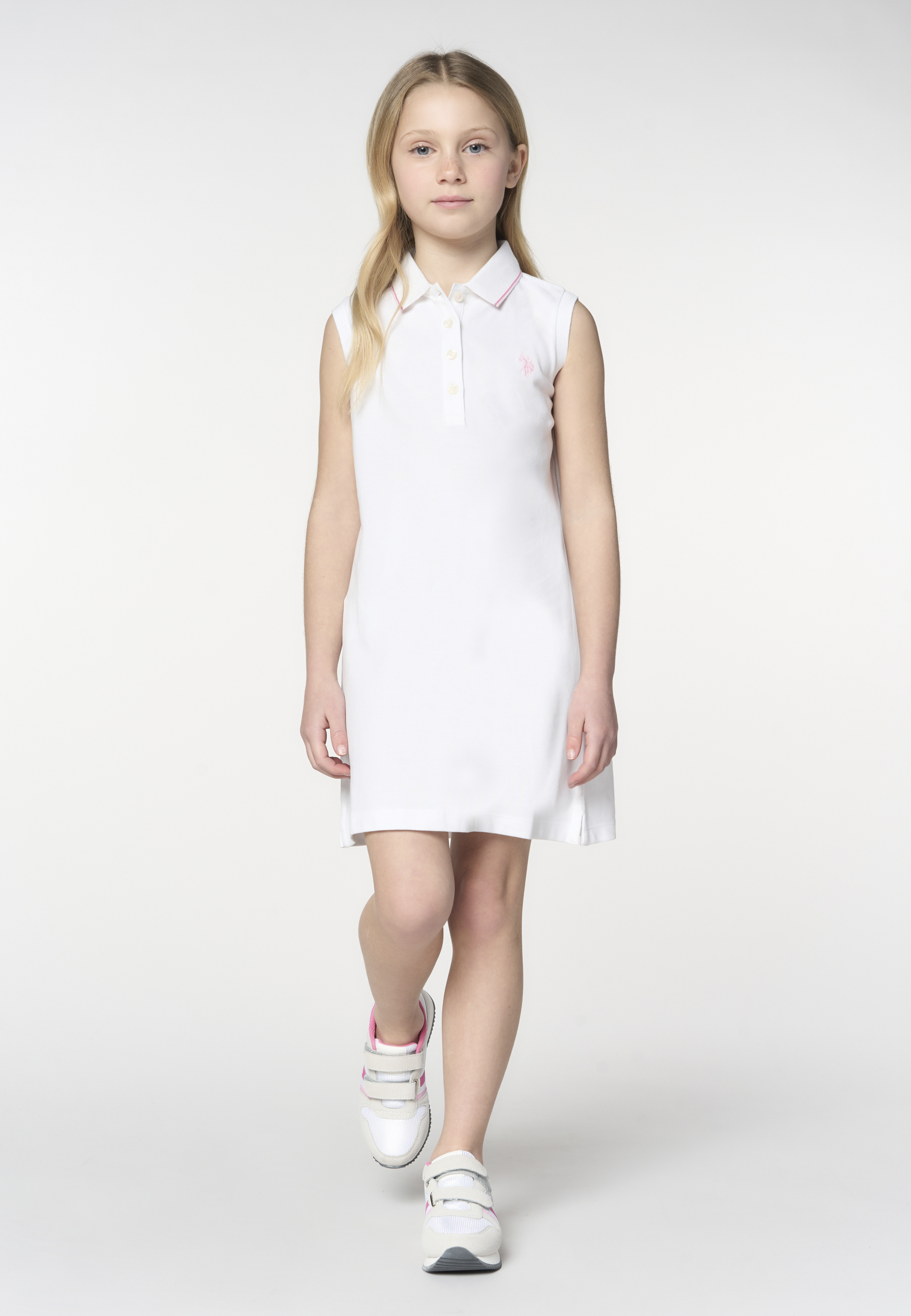 Abito smanicato con colletto da bambina
