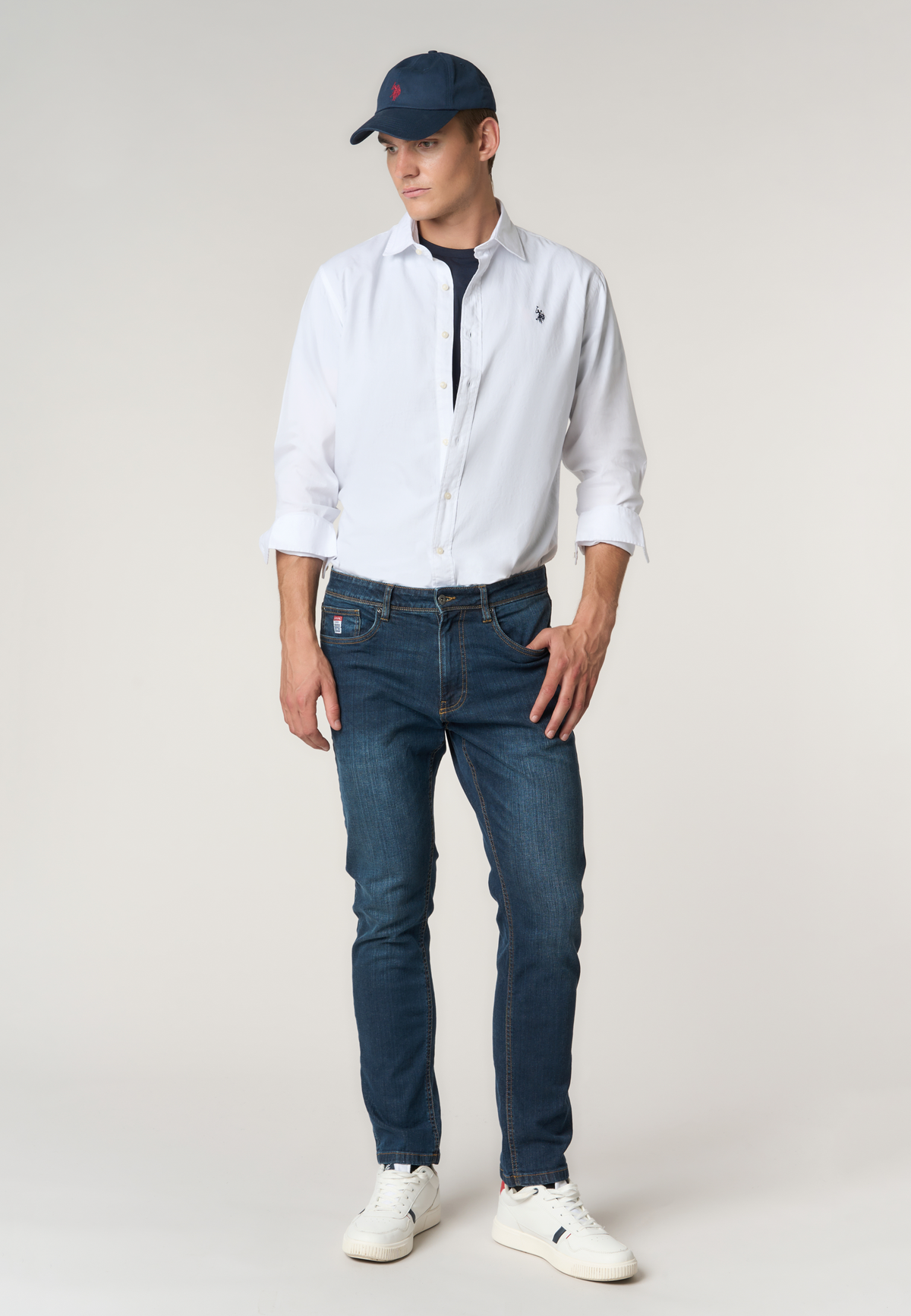 Camicia slim fit in cotone oxford con colletto classico