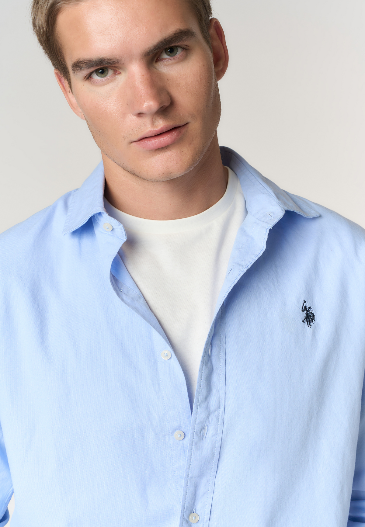 Camicia slim fit in cotone oxford con colletto classico