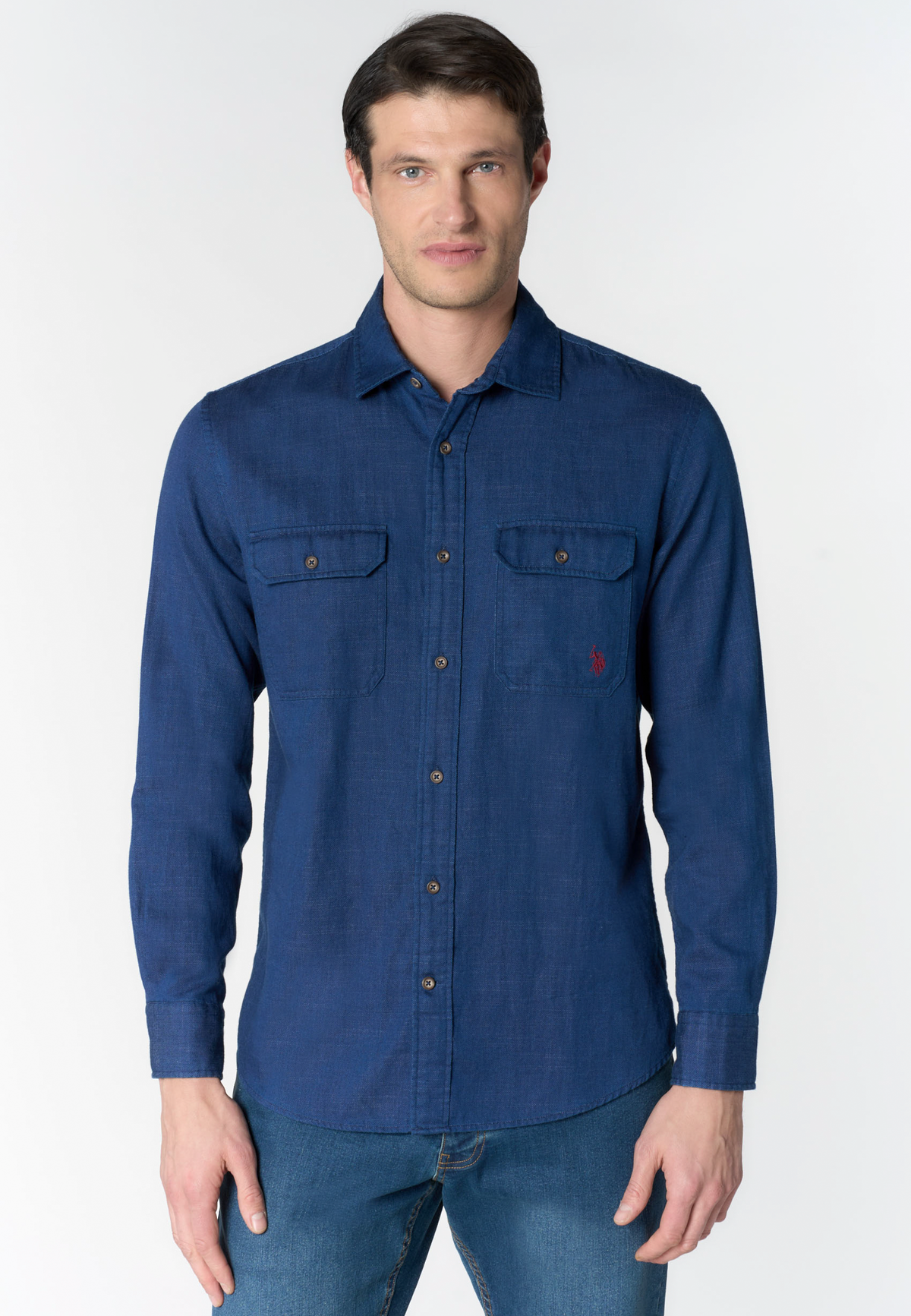 Camicia in cotone indigo con tasche applicate comfort fit