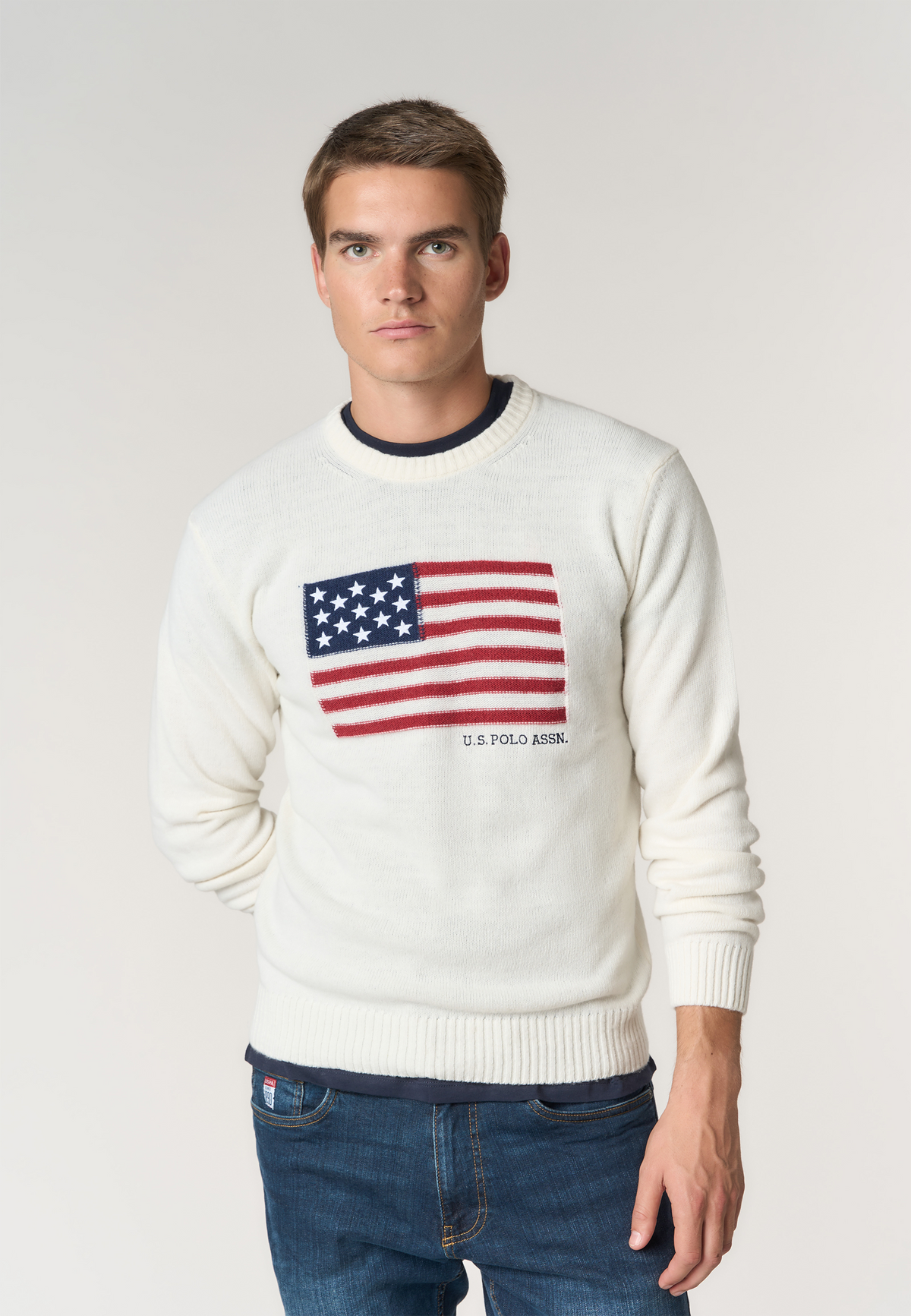 Maglia girocollo in lana merino con bandiera