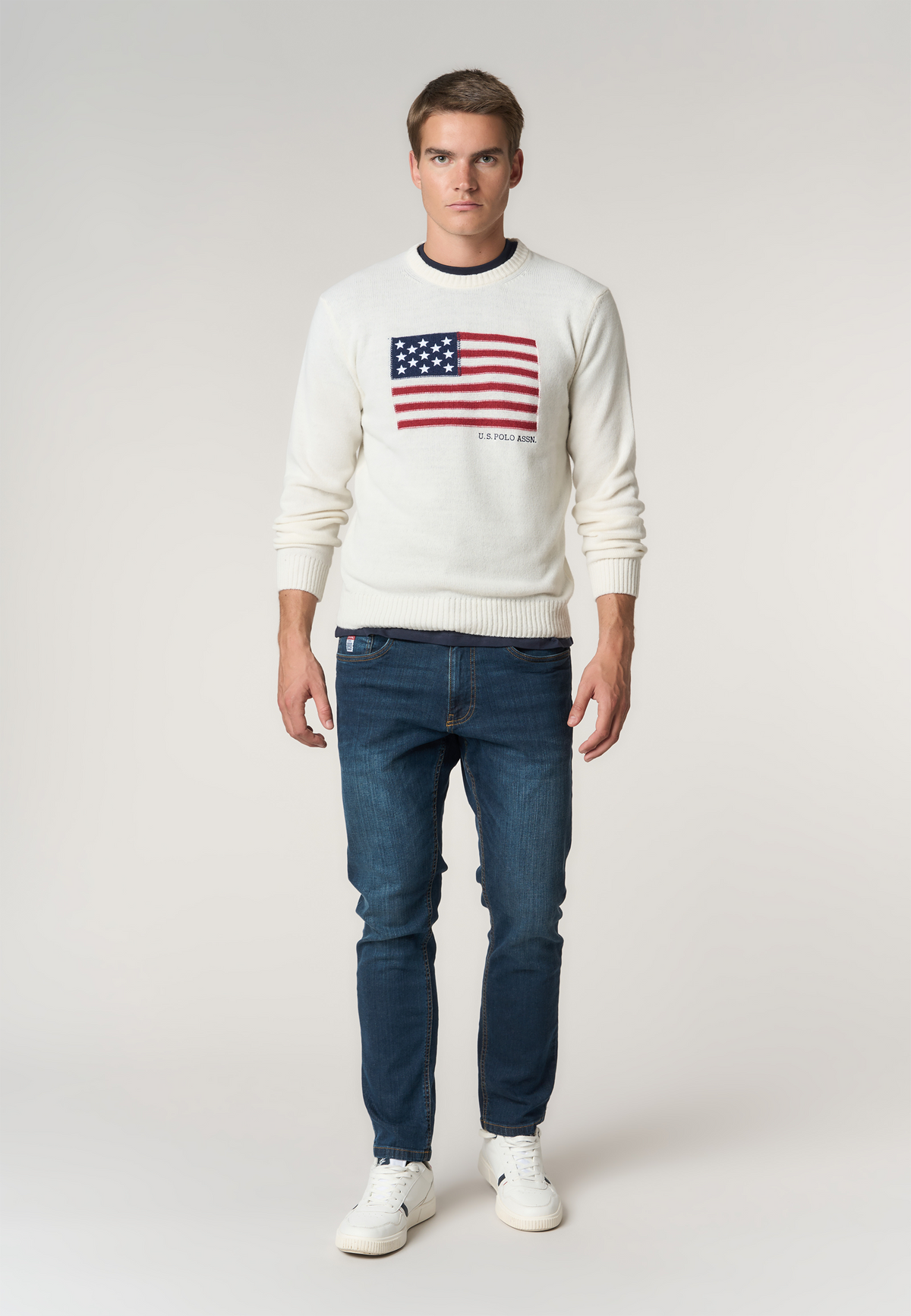 Maglia girocollo in lana merino con bandiera