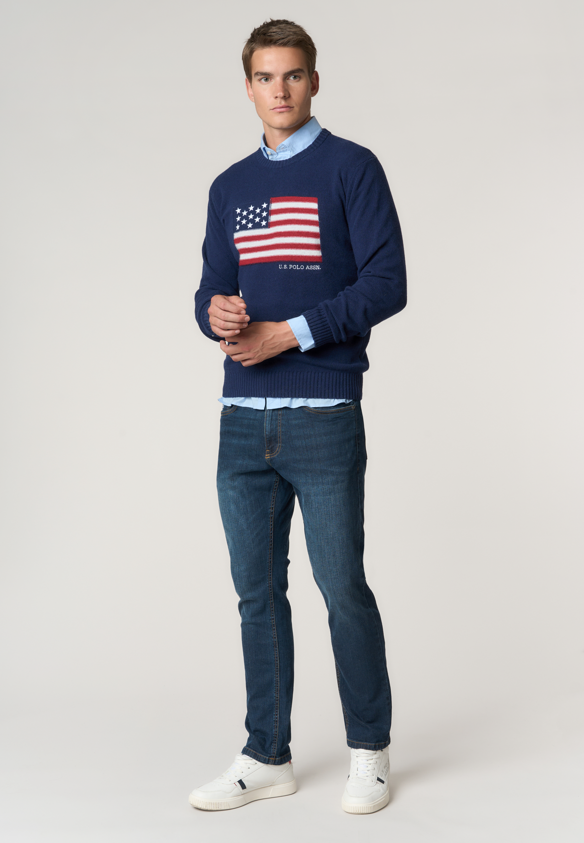 Maglia girocollo in lana merino con bandiera
