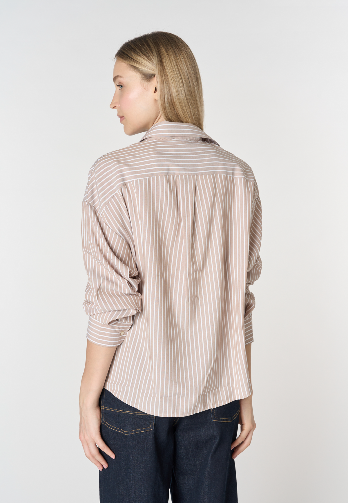 Camicia a righe verticali con vestibilità oversize