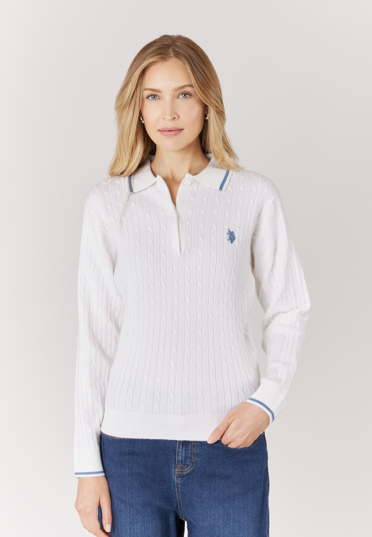 Maglia con colletto e lavorazione a trecce