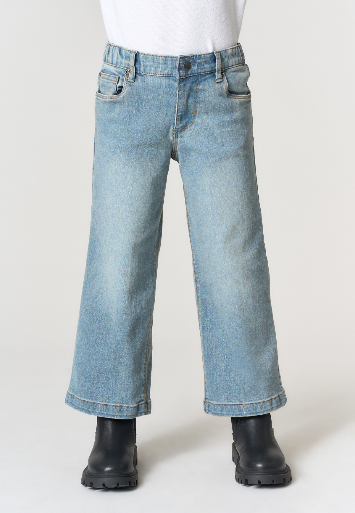 Pantalone denim con gamba ampia cropped fit