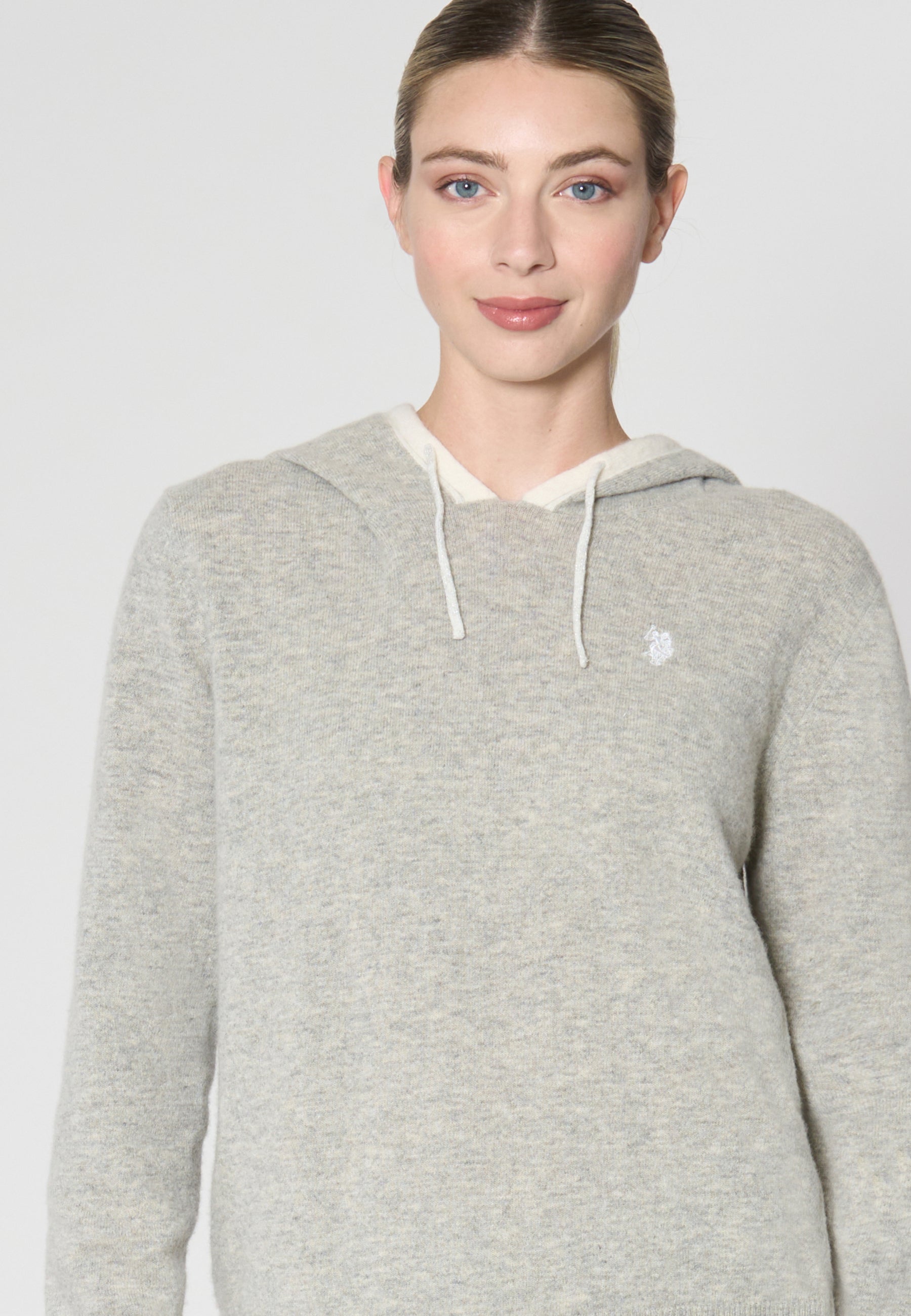 Maglia con cappuccio misto lana merino riciclata