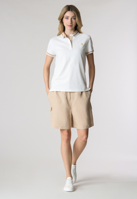 Polo a maniche corte in cotone micropiquet stretch con colletto crochet.