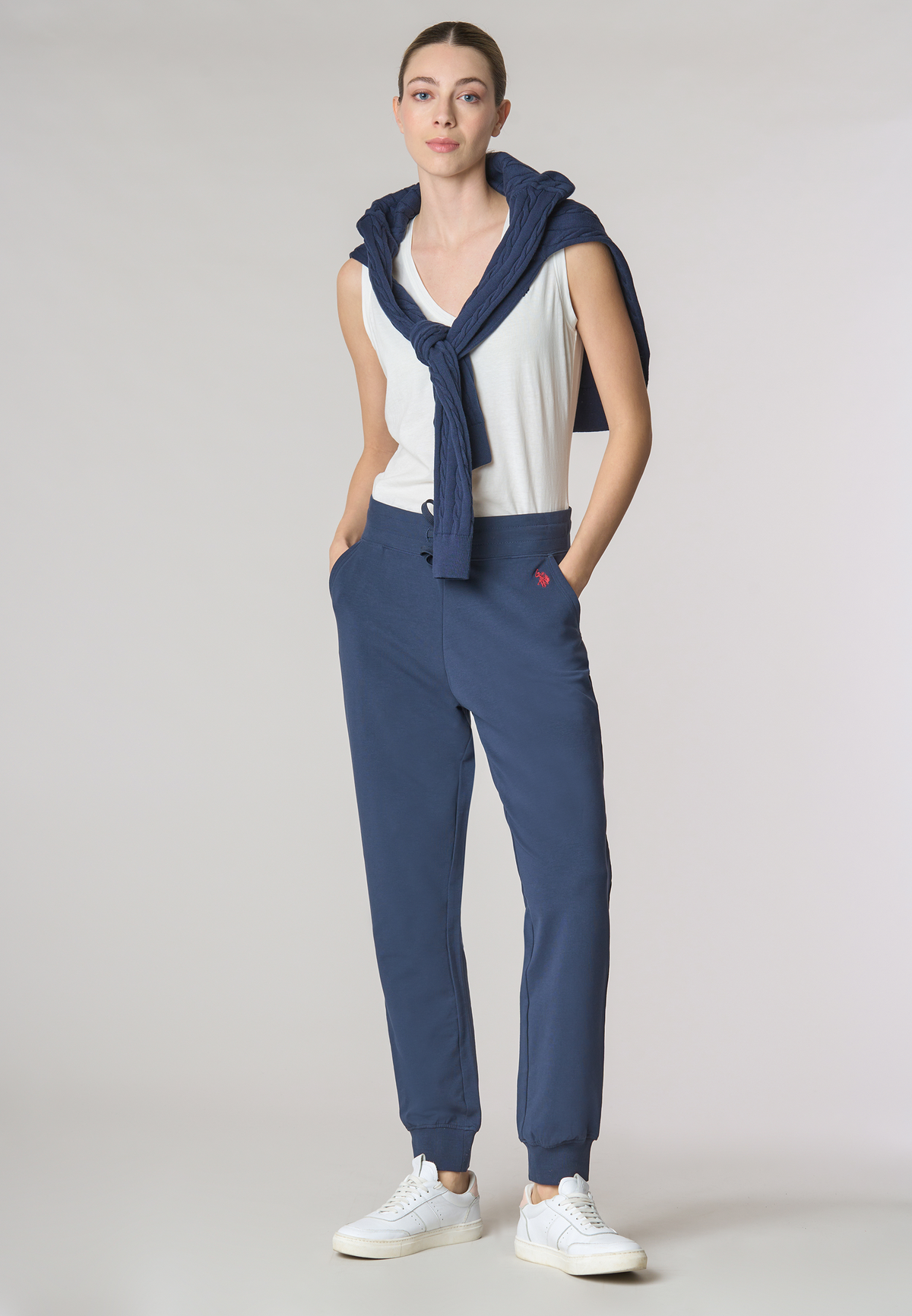 T-shirt smanicata con scollo a V in cotone light jersey
