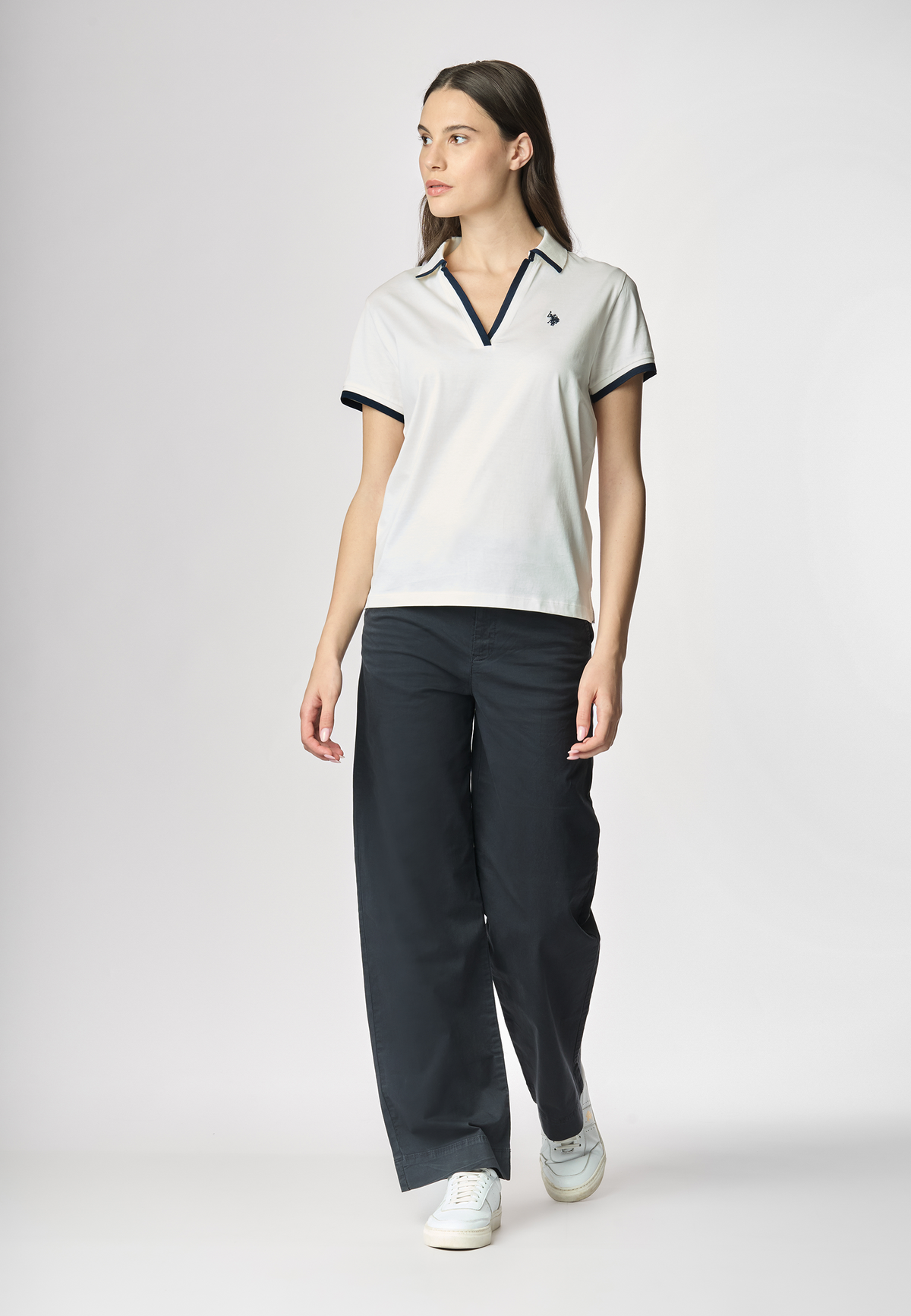 Polo a maniche corte con scollo a V in cotone stretch