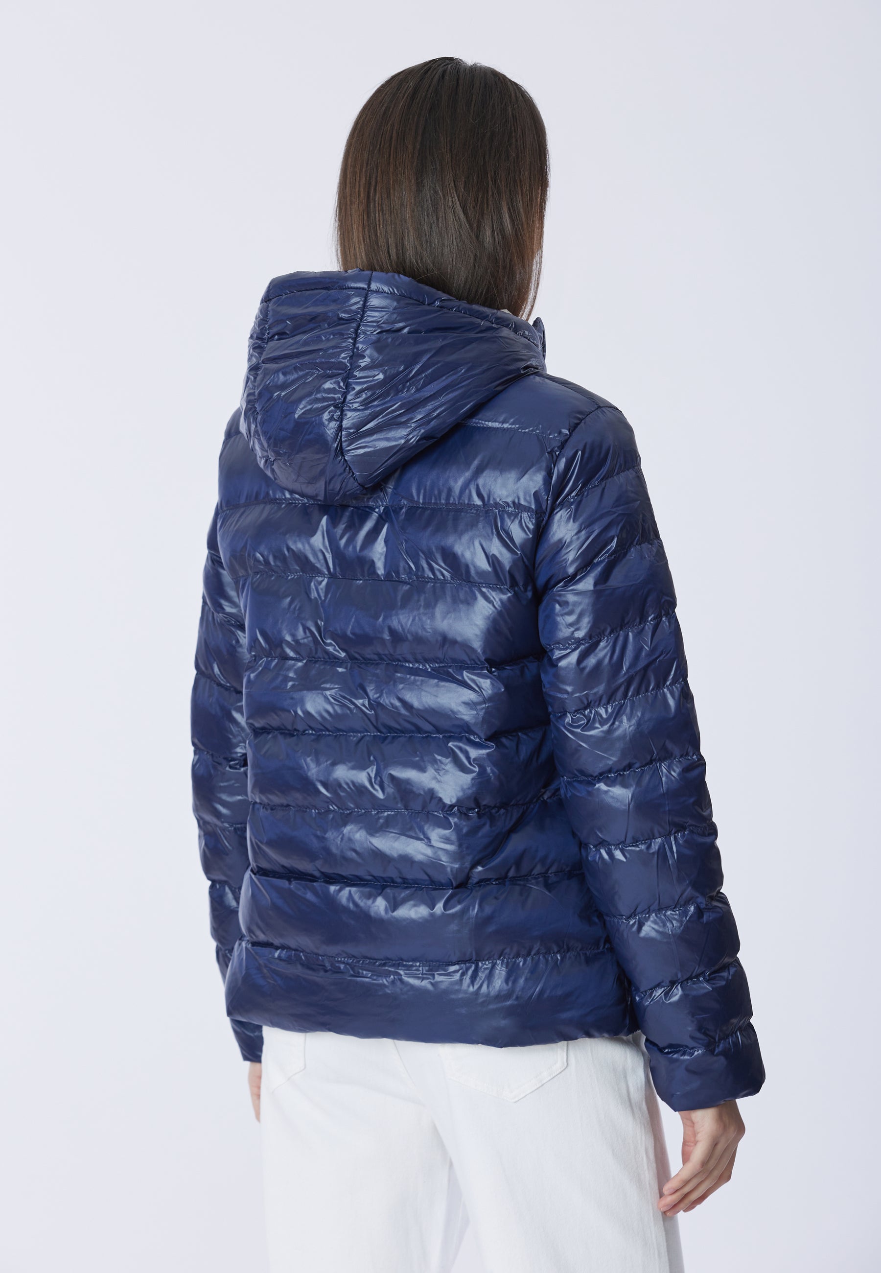 Piumino con cappuccio in shiny nylon