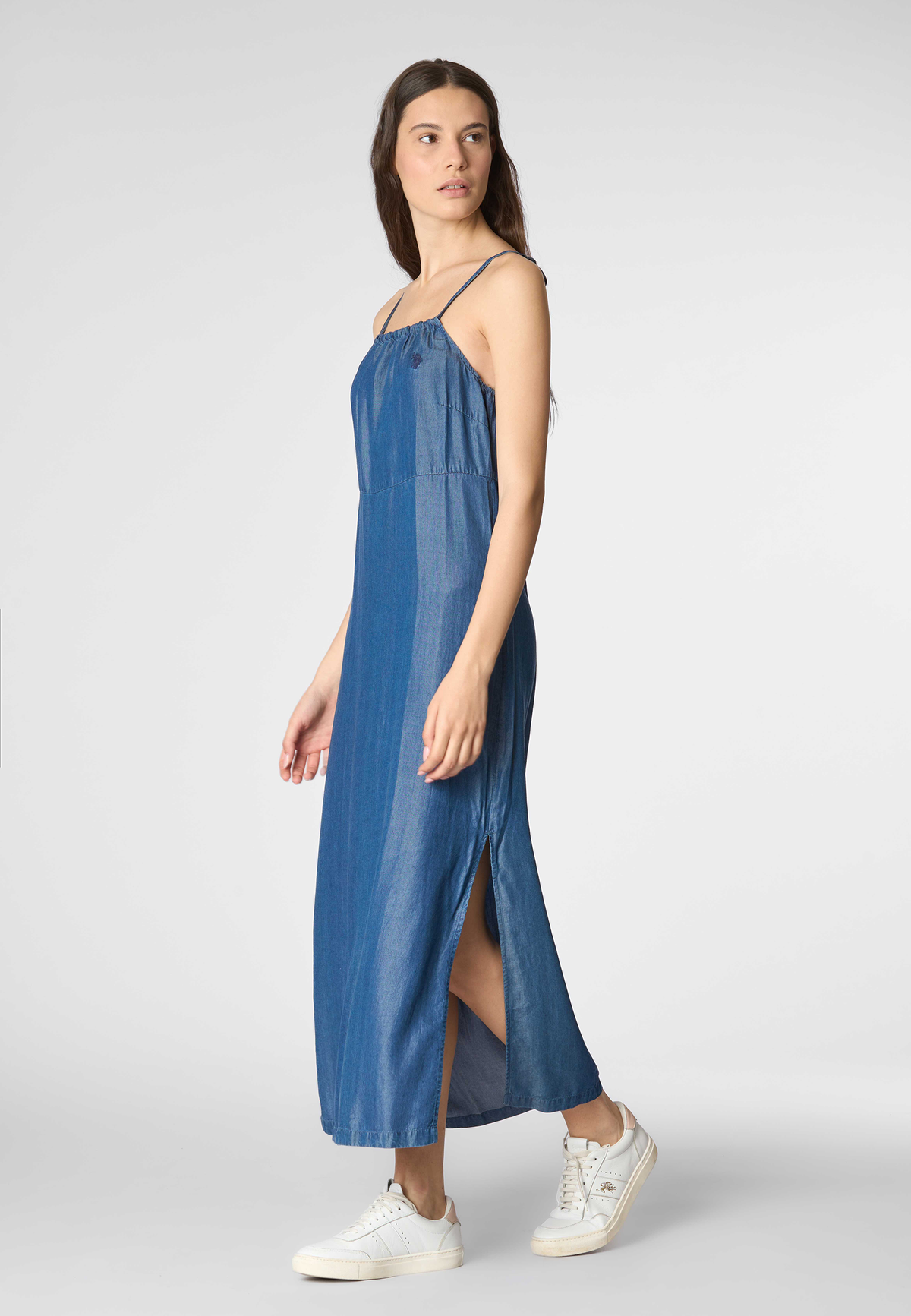 Abito smanicato con spalline in tessuto tencel