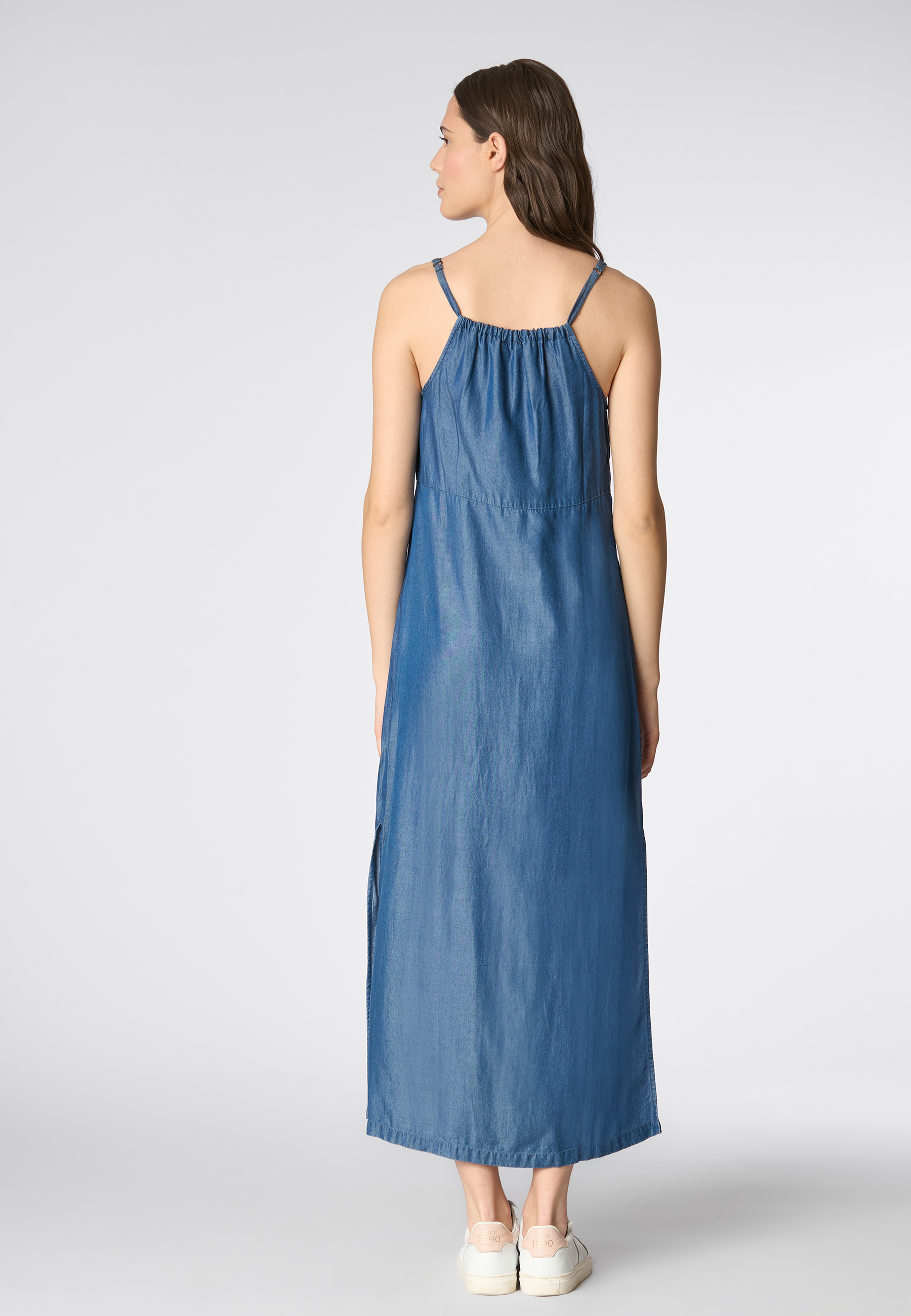 Abito smanicato con spalline in tessuto tencel