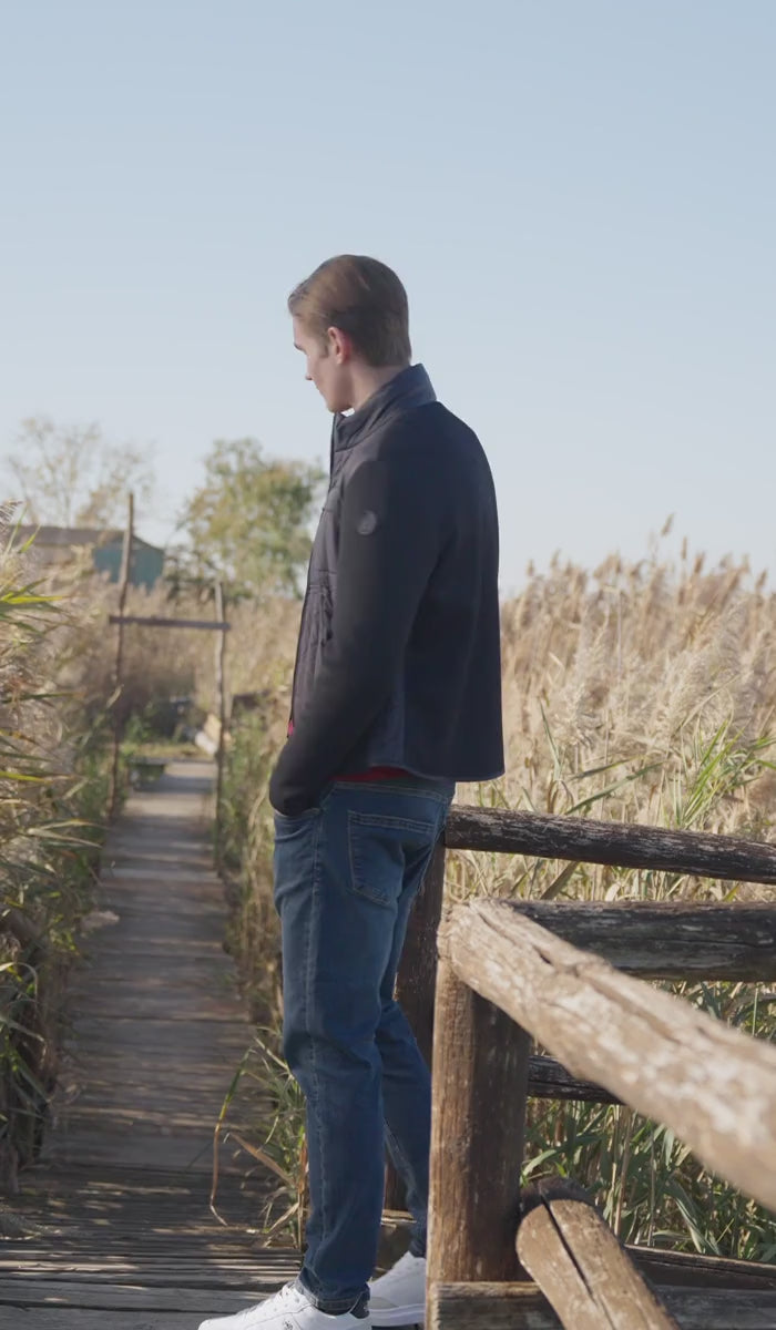 Maglia girocollo a treccia misto lana merino riciclata