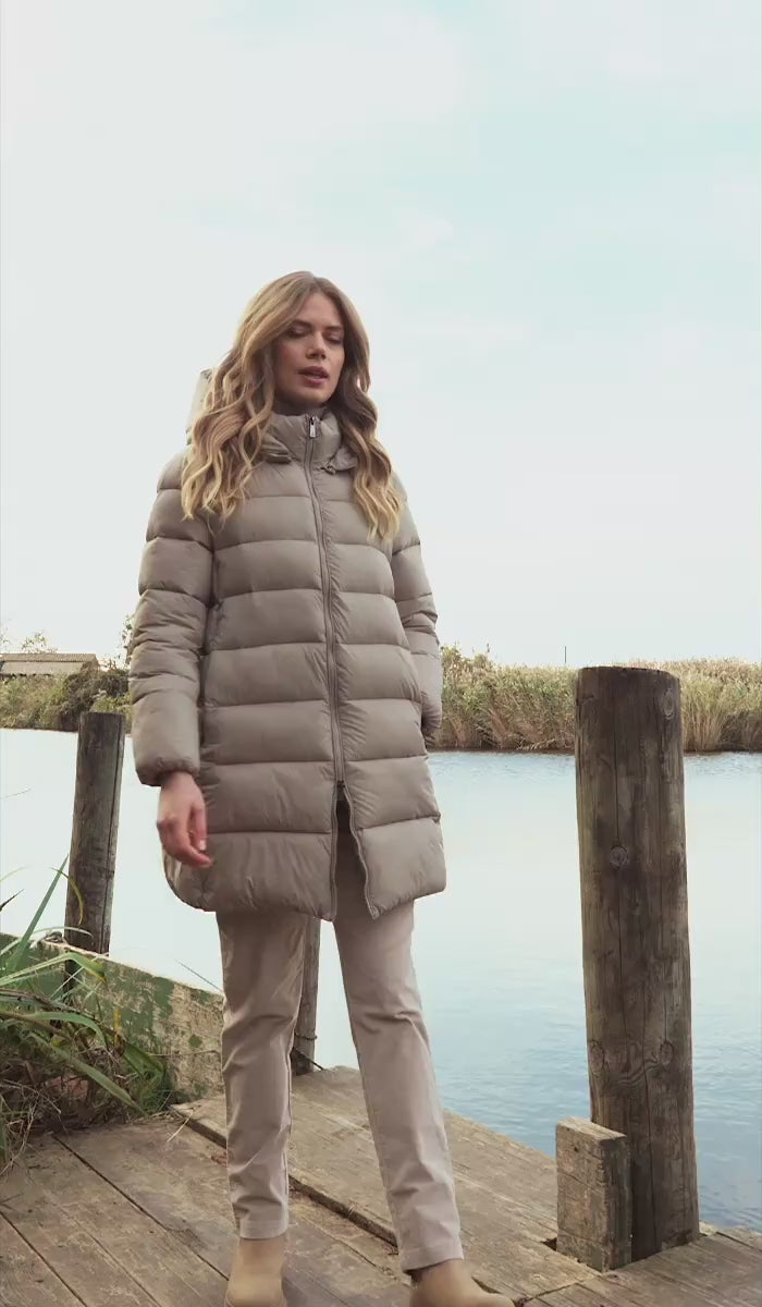 Piumino midi con cappuccio