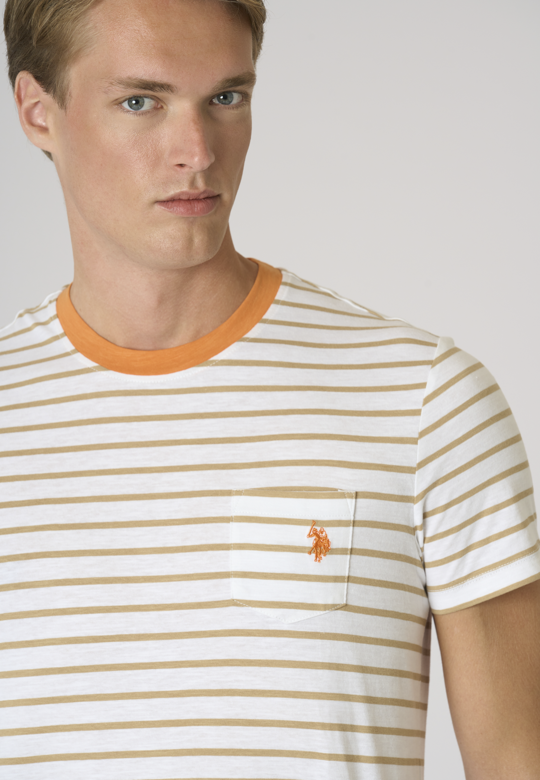 T-shirt a righe in cotone con taschino